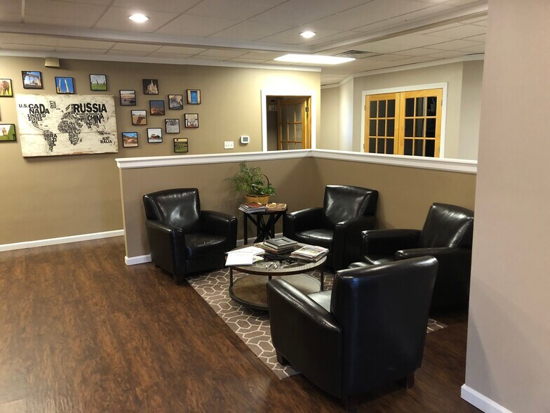 More Photos Of 44 N Girls School Rd, Indianapolis Office For Sale