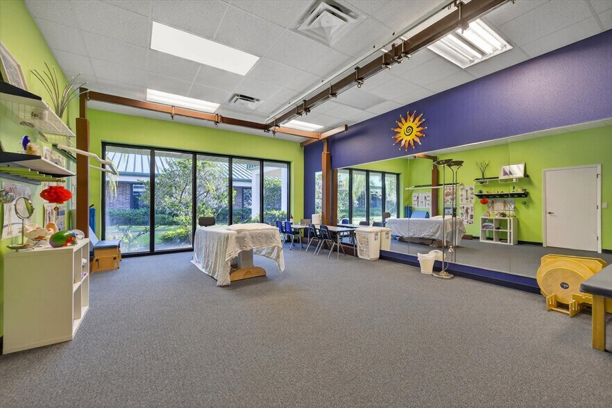 More Photos Of 14141 46th St N, Clearwater Medical For Sale