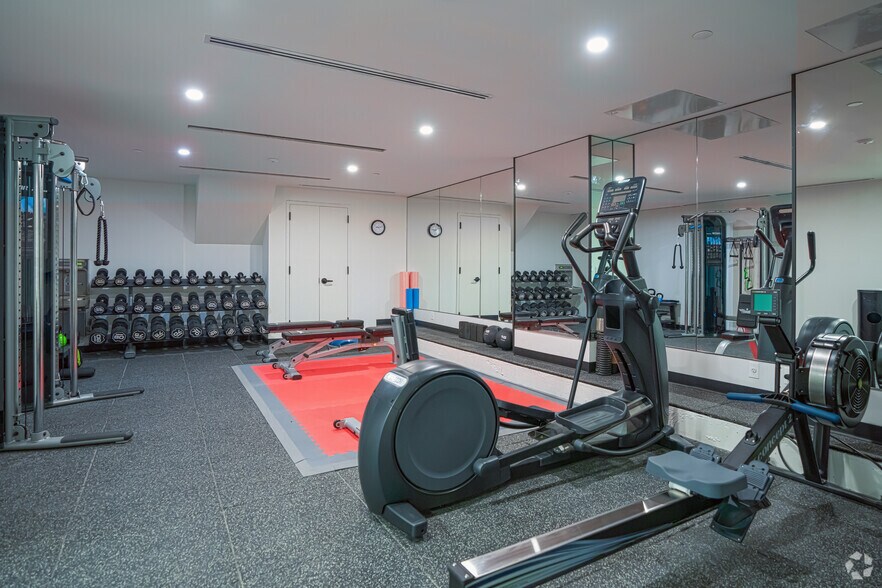 More Photos Of 710 Metropolitan Ave, Brooklyn Apartments For Lease