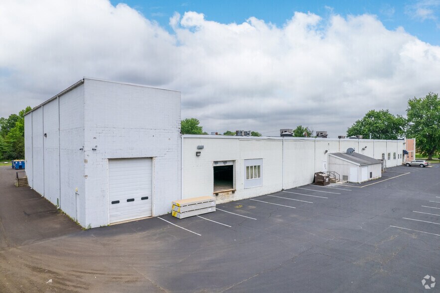 More Photos Of 94 County Line Rd, Colmar Warehouse For Lease
