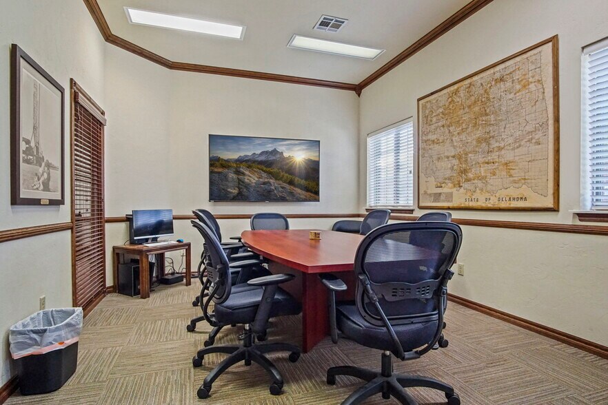 More Photos Of 1006 24th Ave NW, Norman Office For Sale