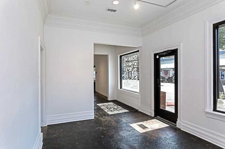 More Photos Of 217 Fairview Ave, Houston Freestanding For Lease