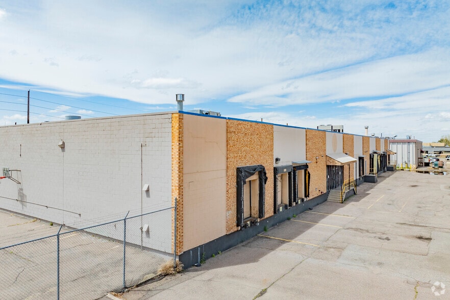 Primary Photo Of 4555-4585 Kingston St, Denver Warehouse For Lease