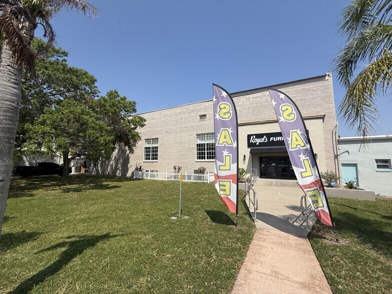 More Photos Of 21 Main St, Titusville General Retail For Sale