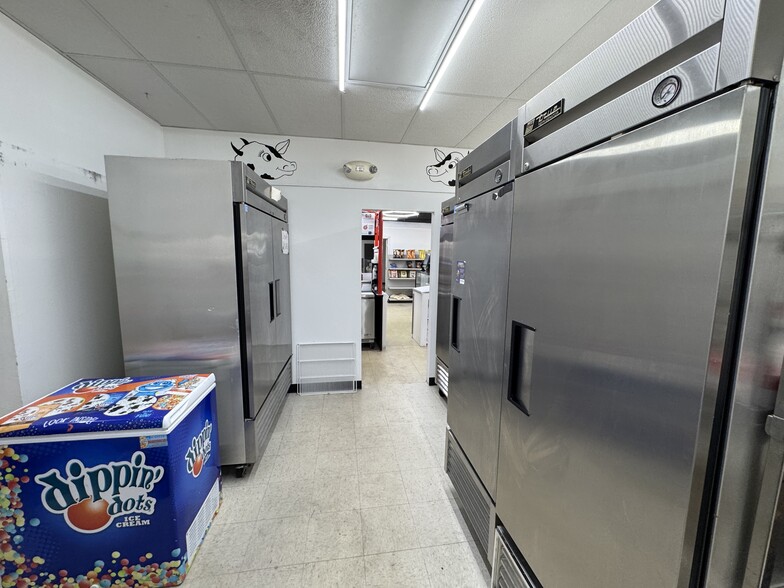 More Photos Of 411 E Fairground St, Marion Convenience Store For Sale