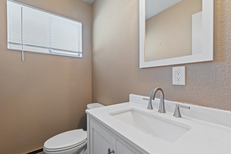 More Photos Of 13905 Old Virginia Rd, Reno Flex For Sale