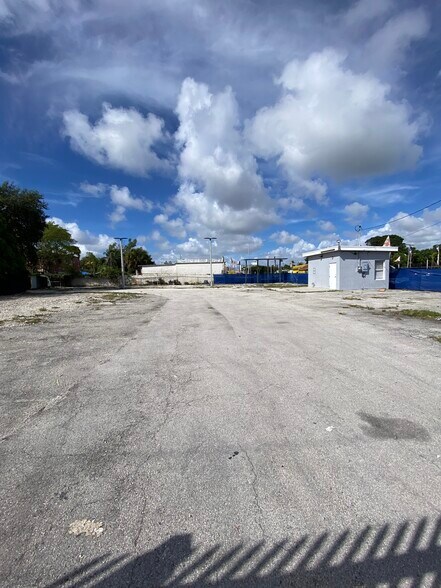 More Photos Of 300 NW 79th St, Miami Land For Sale