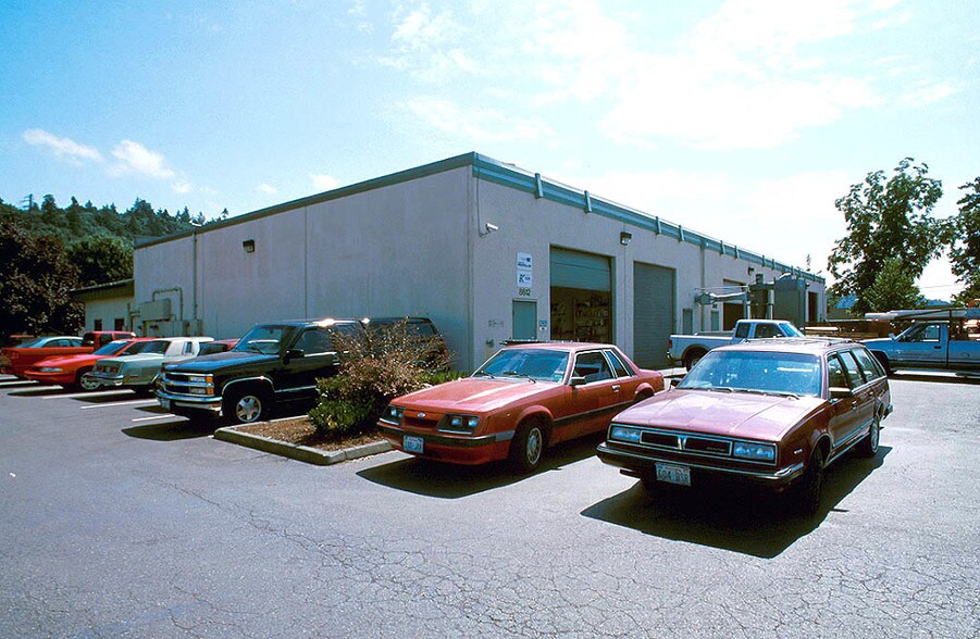 More Photos Of 8602-8612 S 222nd St, Kent Unknown For Lease