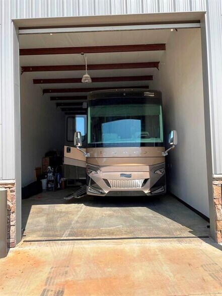 More Photos Of 1040 Park Ct, Greensboro Warehouse For Sale