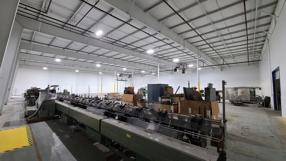 More Photos Of 4925-4931 Indian School Rd NE, Salem Warehouse For Lease