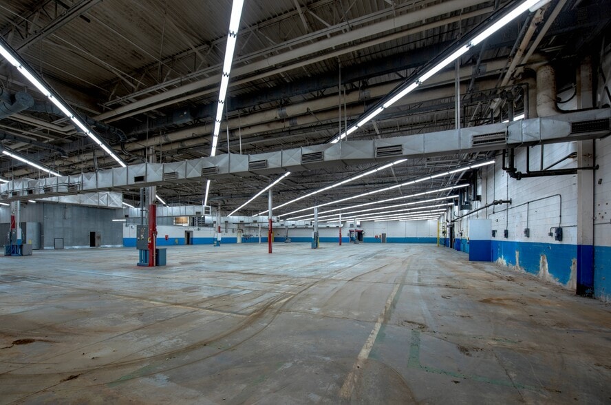 More Photos Of 2000 Overhead Bridge Rd NE, Cleveland Manufacturing For Sale