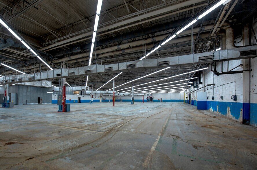 More Photos Of 2000 Overhead Bridge Rd NE, Cleveland Manufacturing For Sale