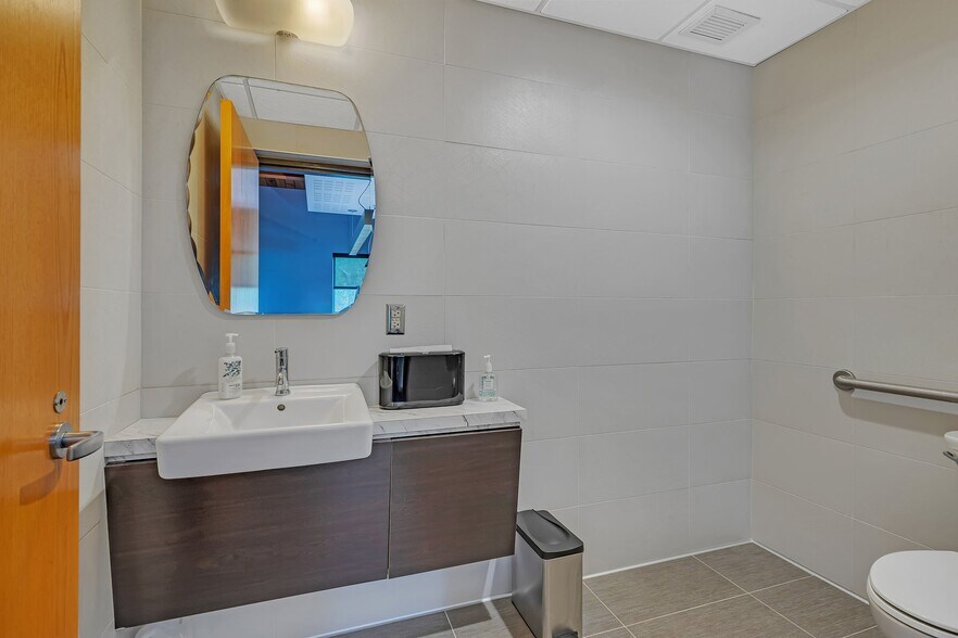 More Photos Of 700 41st Ave N, Saint Cloud Warehouse For Sale