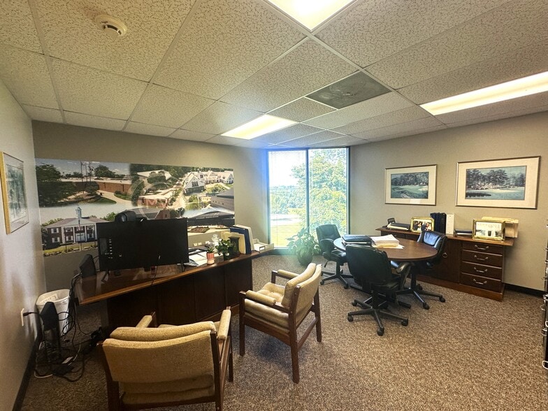 More Photos Of 1195 E Alex-Bell Rd, Centerville Office For Sale