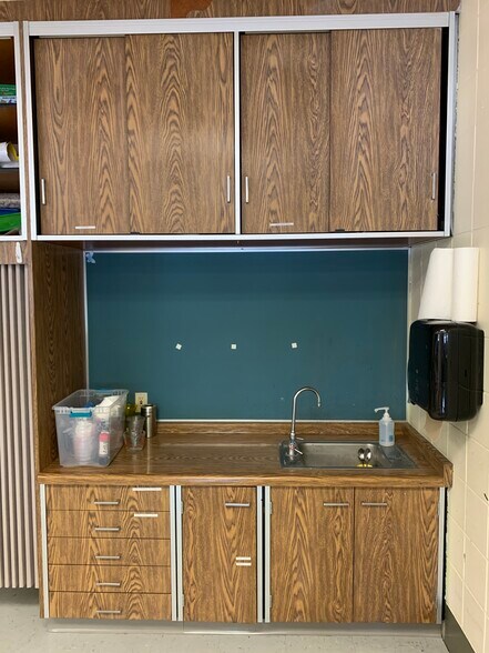 More Photos Of 920 Holley Ave, Saint Paul Park Schools For Lease