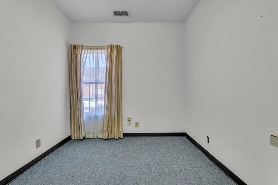 More Photos Of 2403 5th St N, Columbus Medical For Sale