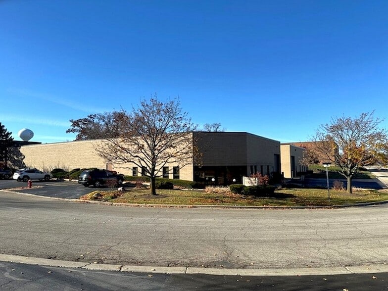 Primary Photo Of 290 Industrial Dr, Wauconda Warehouse For Sale