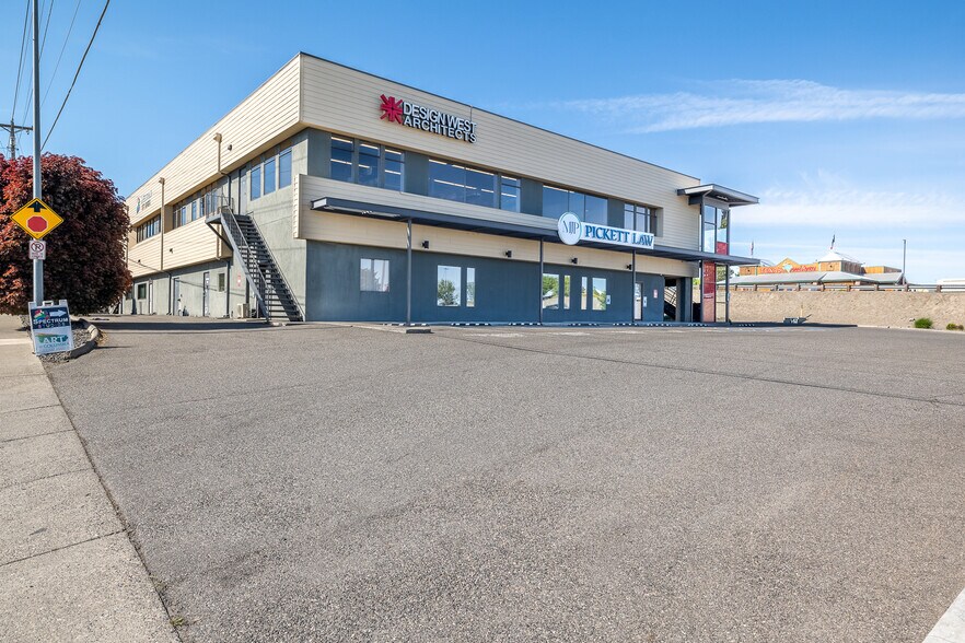 More Photos Of 830 N Columbia Center Blvd, Kennewick Loft Creative Space For Lease