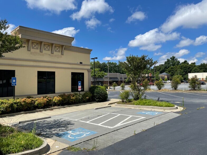 More Photos Of 2080 Lower Roswell Rd, Marietta Restaurant For Lease
