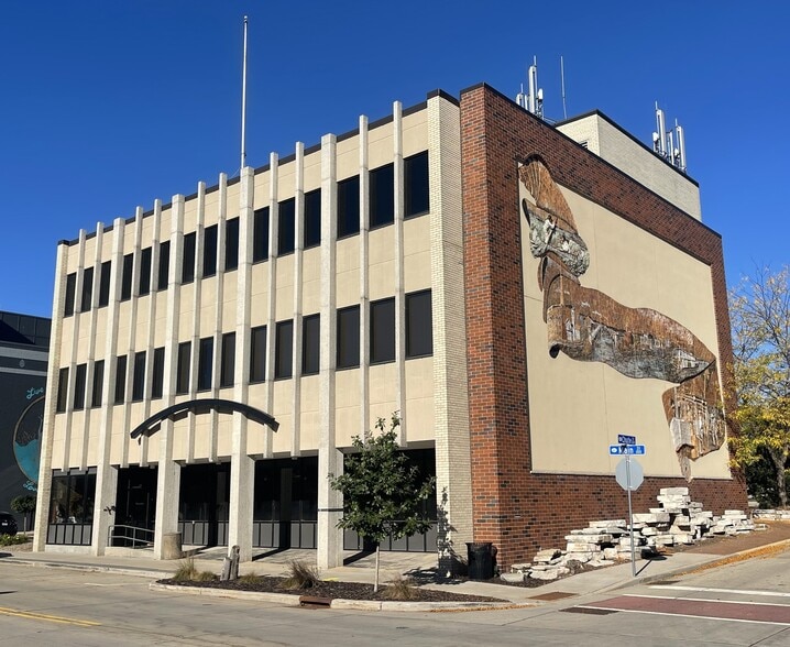 More Photos Of 140 Main St, Menasha Office Residential For Sale