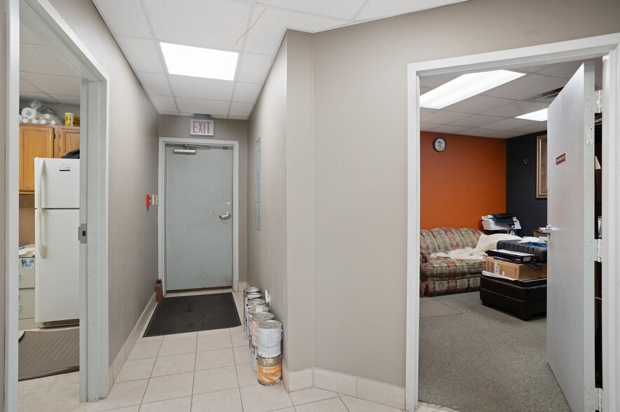 More Photos Of 2000 Columbia Ave, Franklin Freestanding For Lease