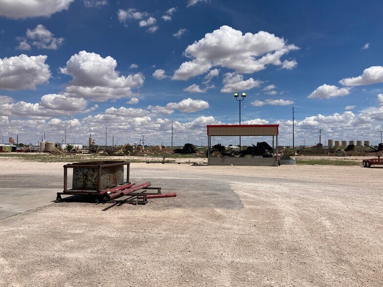 More Photos Of 3215 N Enterprise Dr, Hobbs Warehouse For Sale