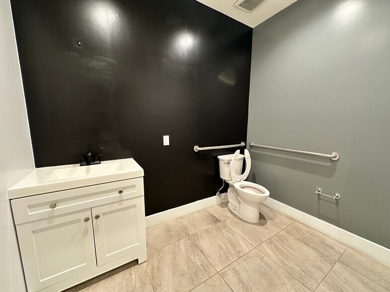 More Photos Of 2922 N State Road 7, Margate Unknown For Lease