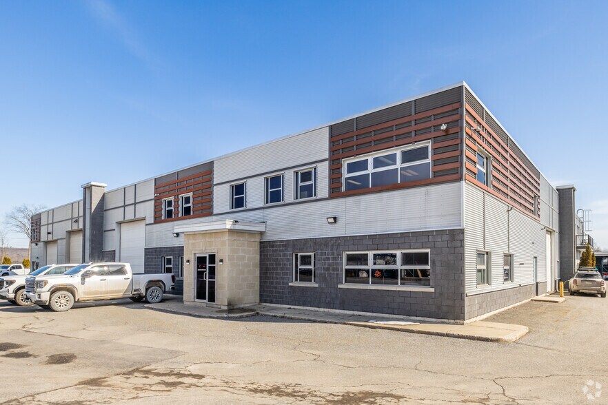 Primary Photo Of 640-660 Rue Auguste-Mondoux, Gatineau Distribution For Lease