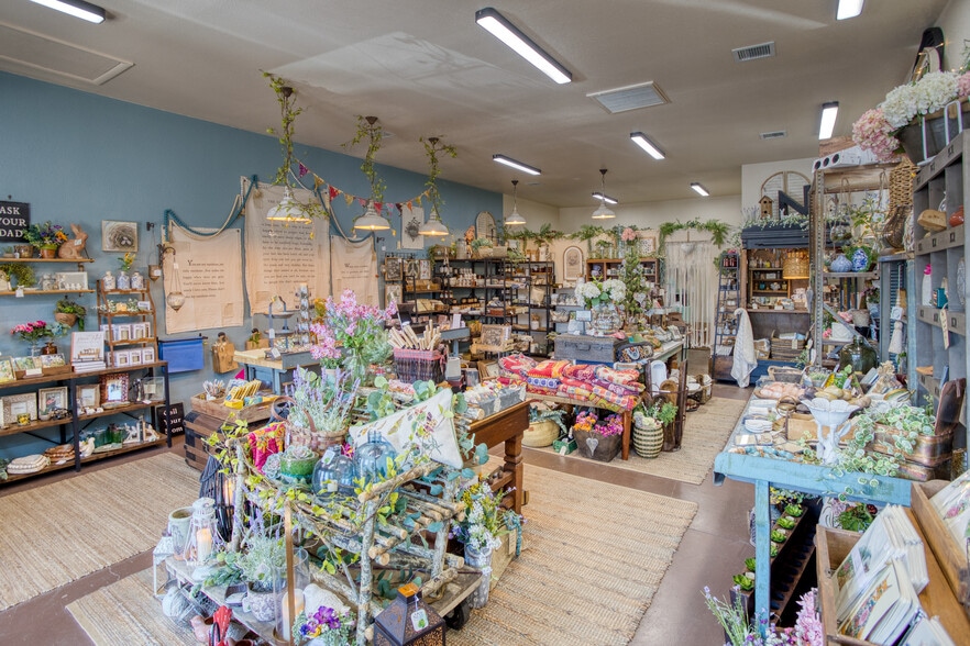 More Photos Of 1450 E White Mountain Blvd, Pinetop Restaurant For Sale