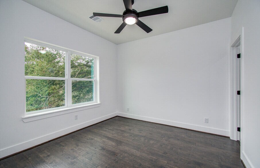 More Photos Of 5024 Winnetka St, Houston Multifamily For Sale