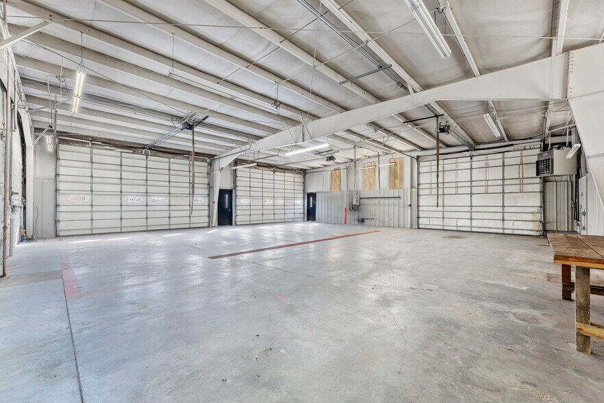 More Photos Of 403 Maple St, Overbrook Warehouse For Sale