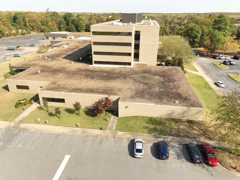 More Photos Of 2402 Wildwood Ave, North Little Rock Office For Sale
