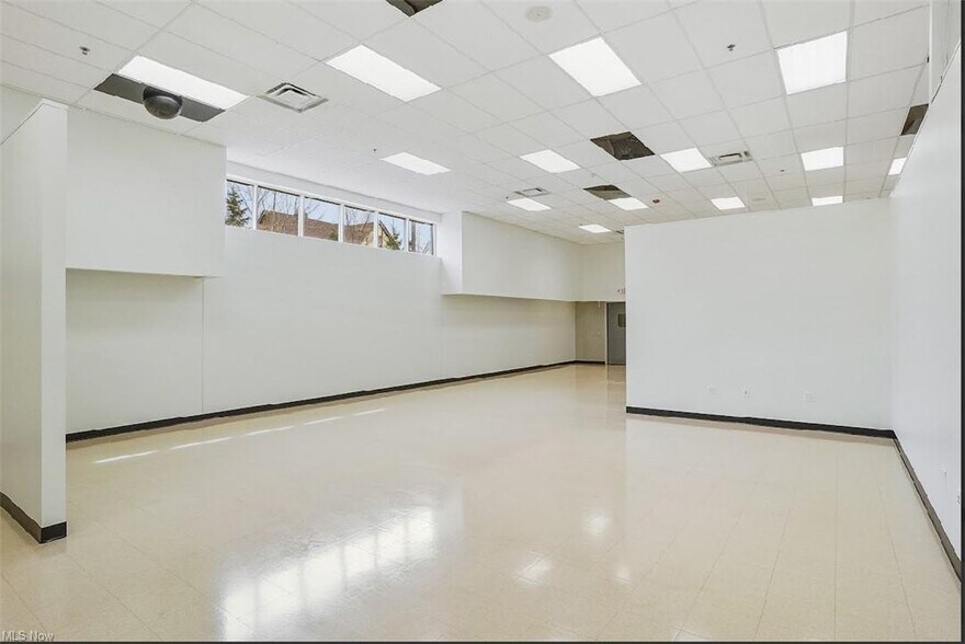 More Photos Of 475 E 185th St, Euclid Drugstore For Sale