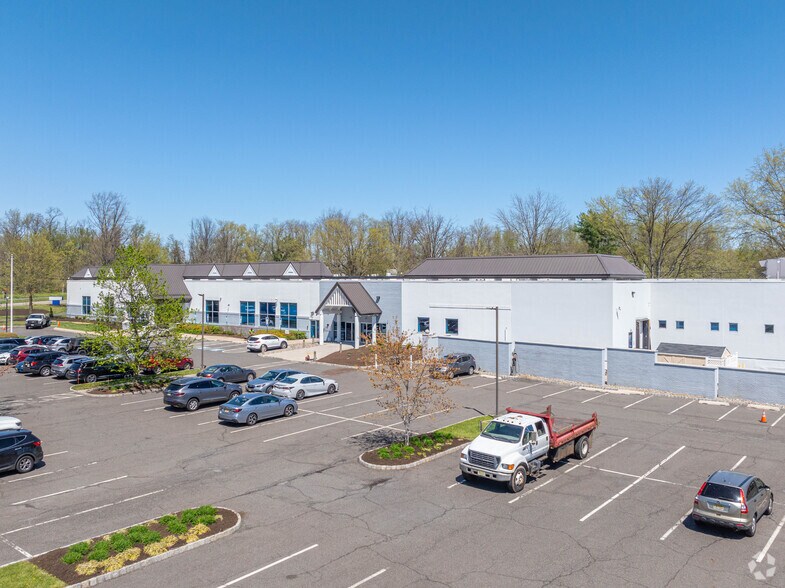 More Photos Of 2 S Gold Dr, Hamilton Office For Lease