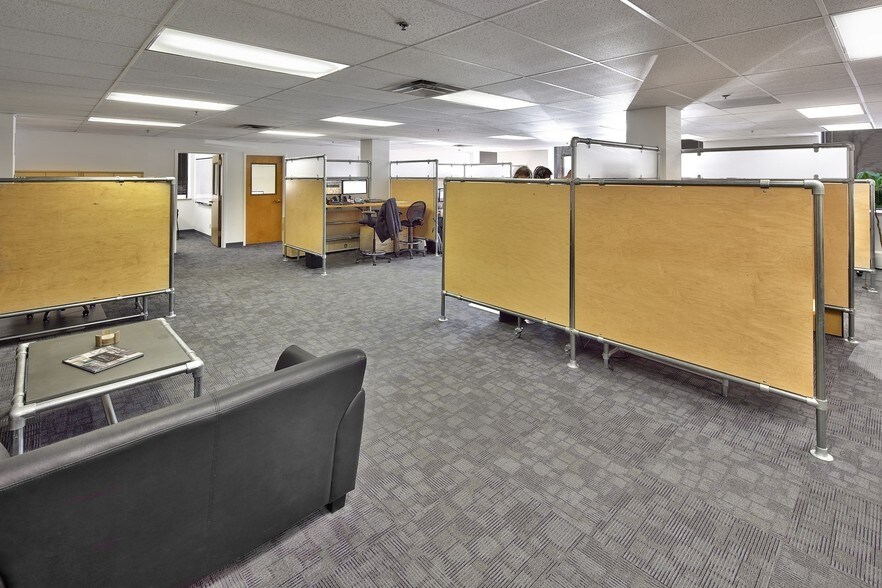 More Photos Of 801-803 West Ave, Rochester Light Manufacturing For Sale