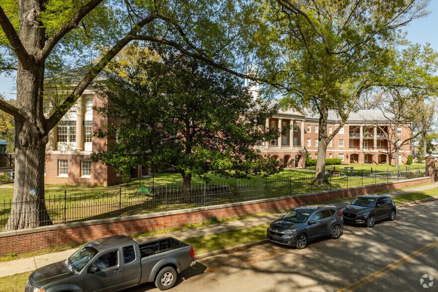 More Photos Of 360 Metal Museum Dr, Memphis Apartments For Sale