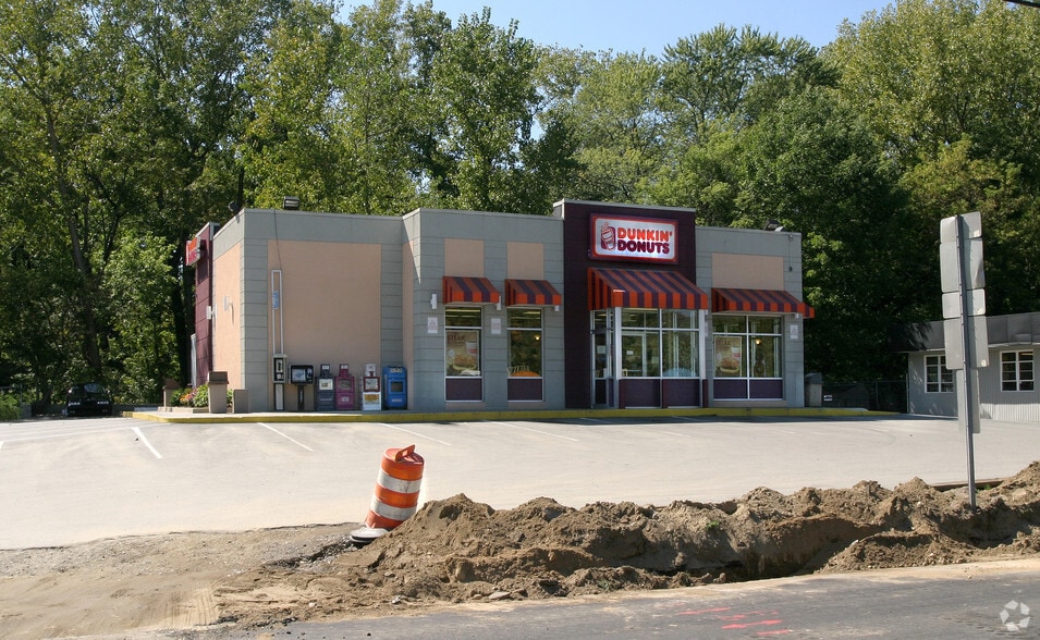 Primary Photo Of 12 Danbury Rd, New Milford Fast Food For Lease