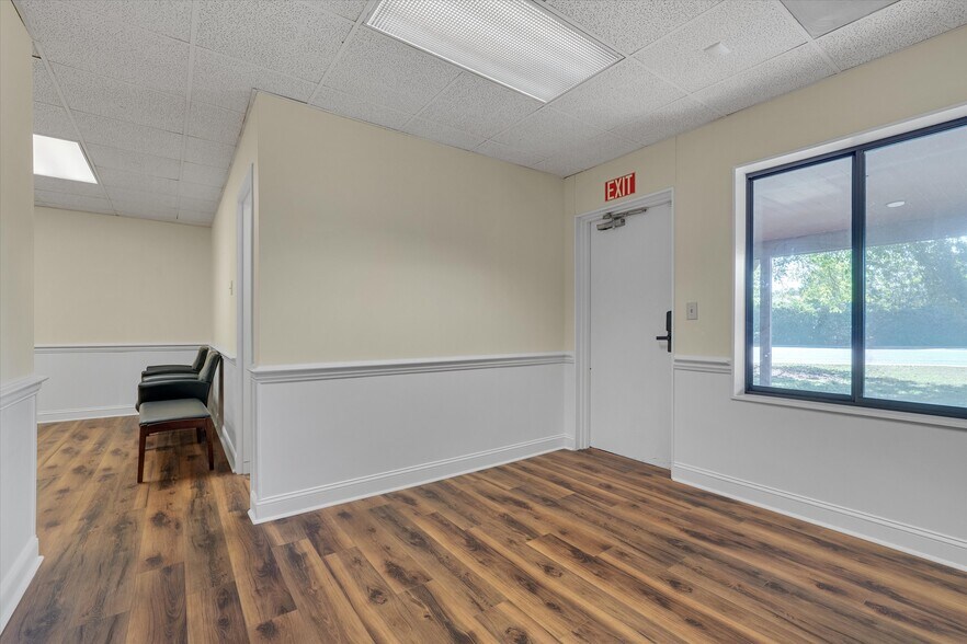 More Photos Of 1904 Front St, Durham Medical For Lease