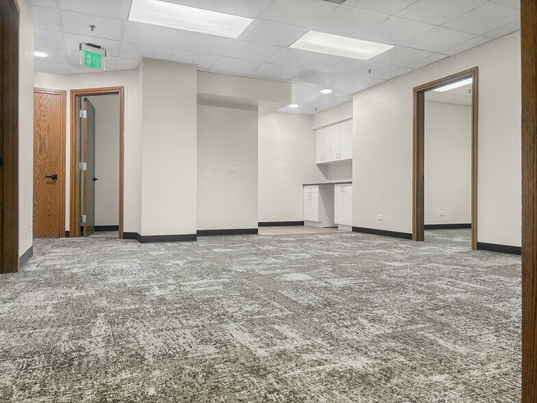 More Photos Of 333 Chestnut St, Hinsdale Medical For Lease