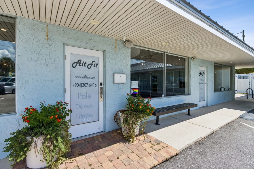 More Photos Of 1401 Penman Rd, Jacksonville Beach Loft Creative Space For Sale