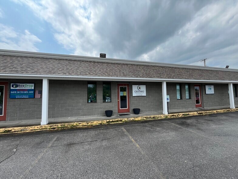 Primary Photo Of 5620 Business Ave, Cicero Office For Lease