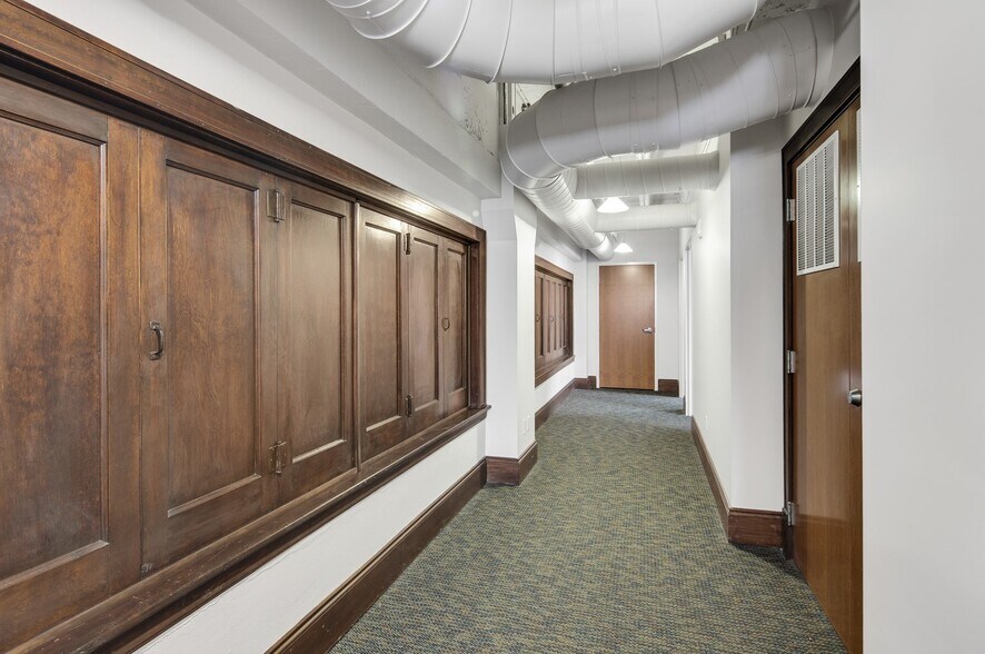 More Photos Of 62 N Main St, Memphis Apartments For Lease