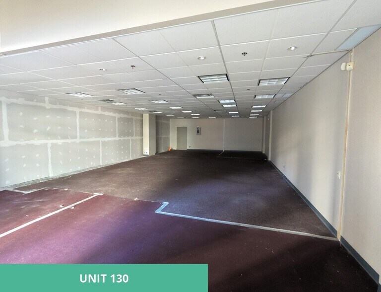 More Photos Of 8010 Saba Rd, Richmond Storefront Retail Office For Lease
