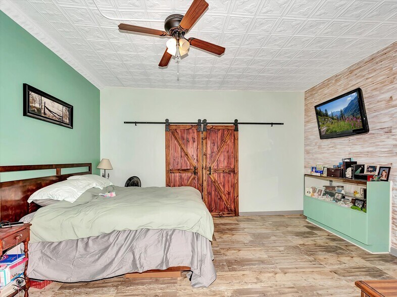 More Photos Of 2-4 E Front St, Newark Health Club For Sale