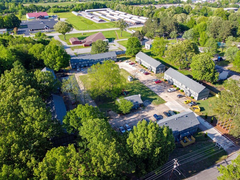 More Photos Of 1906 W Matthews Ave, Jonesboro Apartments For Sale