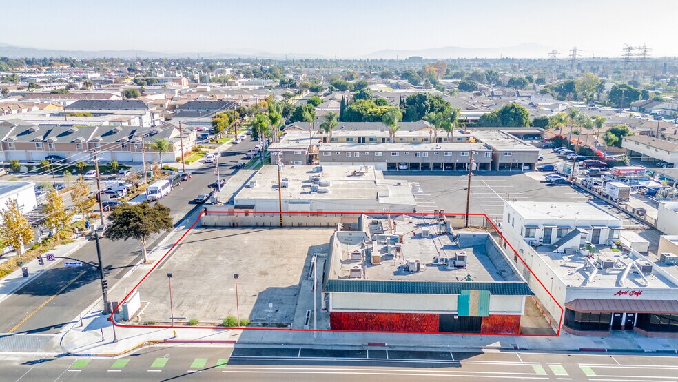 More Photos Of 17800-17812 Bellflower Blvd, Bellflower Restaurant For Lease
