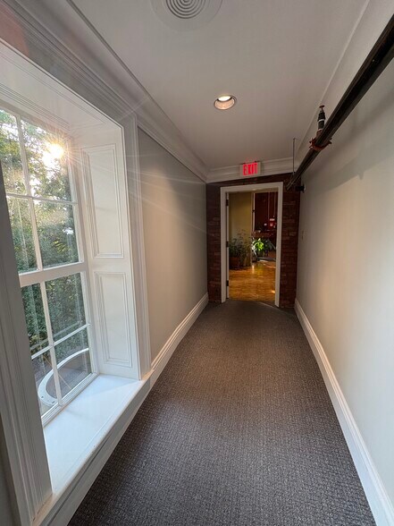 More Photos Of 108-403 4th Ave S, Franklin Storefront Retail Office For Lease