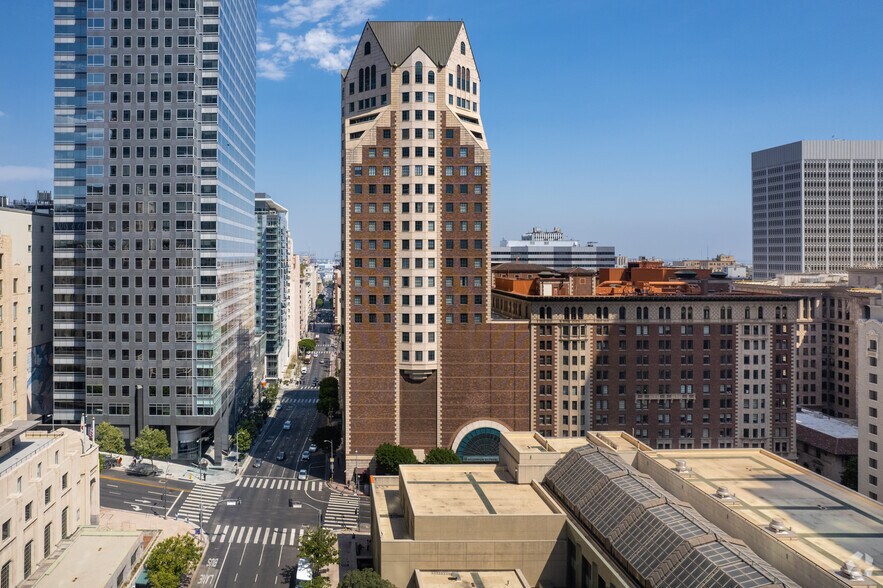 More Photos Of 500 S Grand Ave, Los Angeles Office For Lease