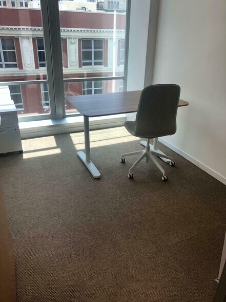 More Photos Of 14 NE 1st Ave, Miami Office For Sale