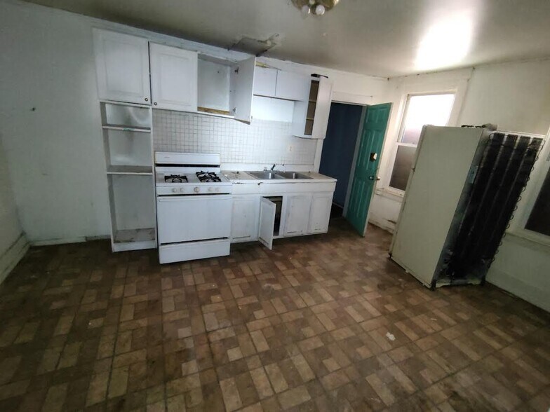 More Photos Of 1310 Bleecker St, Utica Apartments For Sale